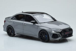 Audi RS3 8Y Sedan Performance Edition Šedý GT Spirit 1:18 GT885 Živica – obrázok 4 z 6