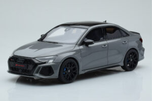 Audi RS3 8Y Sedan Performance Edition Šedý GT Spirit 1:18