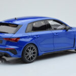 Audi RS3 8Y Sportback Performance Edition Nagaro Modrý GT Spirit 1:18 - image 2 of 5