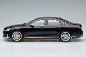 Audi S8 D5 Mythos Čierny Asia Edition GT Spirit 1:18 CLDC019 Živica – obrázok 3 z 6
