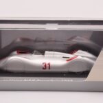Auto Union Stromlinie #31 AVUS 1937 Strieborný Minichamps 1:43 - image 4 of 4