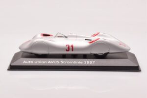 Auto Union Stromlinie #31 AVUS 1937 Strieborný Minichamps 1:43