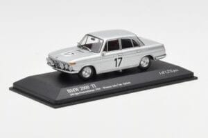 BMW 2000 Ti #17 J. Ickx / C. van Ophem Winners 24 Hours of Spa 1966 Minichamps 1:43 400662517 Kov – obrázok 2 z 4