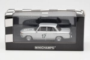 BMW 2000 Ti #17 J. Ickx / C. van Ophem Winners 24 Hours of Spa 1966 Minichamps 1:43 400662517 Kov – obrázok 4 z 4