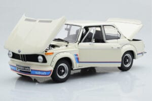 BMW 2002 Turbo Biely Kyosho 1:18 08544W Kov – obrázok 2 z 8