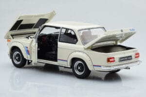 BMW 2002 Turbo Biely Kyosho 1:18 08544W Kov – obrázok 3 z 8
