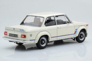 BMW 2002 Turbo Biely Kyosho 1:18 08544W Kov – obrázok 4 z 8