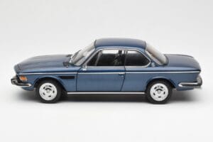 BMW 3.0 CSi E9 Modrý Metalíza AUTOart 1:18 70672 Kov – obrázok 4 z 8