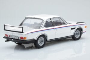 BMW 3.0 CSL E9 Biely Dealer Edition Minichamps 1:18 80435A5D020 Kov – obrázok 3 z 7