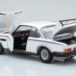 BMW 3.0 CSL E9 Biely Dealer Edition Minichamps 1:18 - image 4 of 7