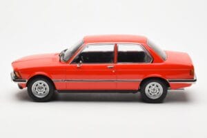 BMW 318 E21 Červený KK-Scale 1:18 KKDC180041 Kov – obrázok 3 z 6