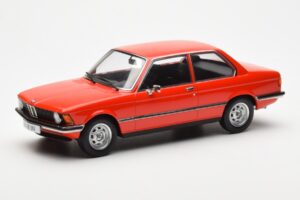 BMW 318 E21 Červený KK-Scale 1:18 KKDC180041