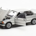 BMW 323i E21 Aspen Strieborný AUTOart 1:18 - image 2 of 8