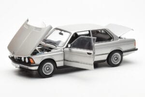 BMW 323i E21 Aspen Strieborný AUTOart 1:18 80430433552 Kov – obrázok 2 z 8