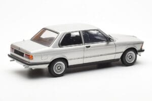 BMW 323i E21 Aspen Strieborný AUTOart 1:18 80430433552 Kov – obrázok 3 z 8