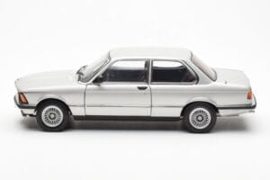 BMW 323i E21 Aspen Strieborný AUTOart 1:18 80430433552 Kov – obrázok 4 z 8