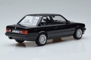 BMW 325i E30 Čierny Norev 1:18 183203 Kov – obrázok 2 z 6