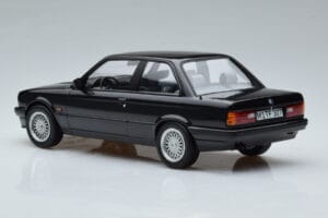 BMW 325i E30 Čierny Norev 1:18 183203 Kov – obrázok 5 z 6