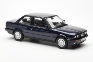 BMW 325i E30 Modrý Metalíza Norev 1:18 183201 Kov – obrázok 4 z 6