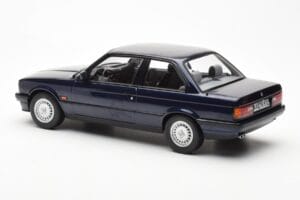 BMW 325i E30 Modrý Metalíza Norev 1:18 183201 Kov – obrázok 5 z 6