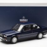 BMW 325i E30 Modrý Metalíza Norev 1:18 - image 6 of 6