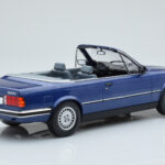 BMW 325i E30 Kabriolet Modrý MCG 1:18 - image 2 of 5