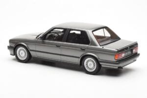 BMW 325i E30 Sedan Dolphin Šedý Otto 1:18 OT819 Živica – obrázok 5 z 6