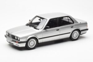 BMW 325i E30 Strieborný Otto 1:18 OT912