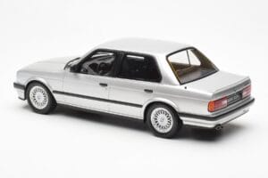 BMW 325i E30 Strieborný Otto 1:18 OT912 Živica – obrázok 5 z 6