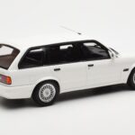 BMW 325i E30 Touring M Package Biely Otto 1:18 - image 2 of 5
