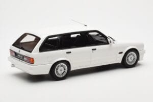 BMW 325i E30 Touring M Package Biely Otto 1:18 OT238 Živica – obrázok 2 z 5