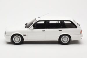 BMW 325i E30 Touring M Package Biely Otto 1:18 OT238 Živica – obrázok 3 z 5