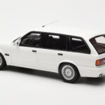 BMW 325i E30 Touring M Package Biely Otto 1:18 - image 4 of 5