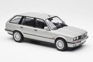BMW 325i E30 Touring Strieborný Norev 1:18 183216 Kov – obrázok 4 z 6