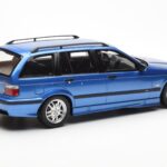 BMW 328i E36 Touring M Package Modrý Otto 1:18 - image 2 of 6
