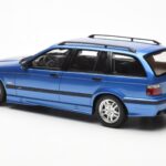 BMW 328i E36 Touring M Package Modrý Otto 1:18 - image 5 of 6