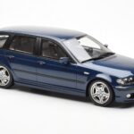 BMW 330i E46 Touring Modrý Otto 1:18 - image 4 of 6