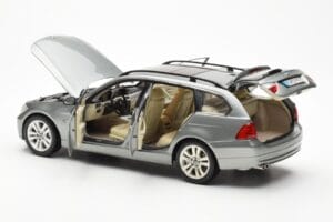 BMW 330i E91 Touring Šedý Metallic Kyosho 1:18 80430394359 Kov – obrázok 5 z 8