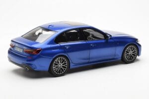 BMW 330i G20 Portimao Modrý Metallic Norev 1:18 80432450999 Kov – obrázok 3 z 8