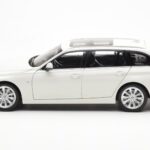 BMW 335i F31 Touring Alpine Biely Paragon 1:18 - image 4 of 8