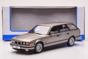 BMW 530i E34 Touring Šedý Metalický MCG 1:18 MCG18330 Kov – obrázok 6 z 6