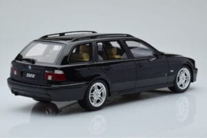 BMW 540 E39 Touring M Package Čierny Otto 1:18 OT1013 Živica – obrázok 2 z 6