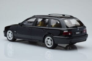 BMW 540 E39 Touring M Package Čierny Otto 1:18 OT1013 Živica – obrázok 5 z 6