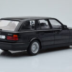 BMW 540i E34 Touring Čierny Metalický MCG 1:18 - image 2 of 6