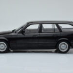 BMW 540i E34 Touring Čierny Metalický MCG 1:18 - image 3 of 6