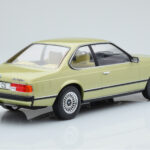 BMW 628 CSi E24 Svetlo Zelený MCG 1:18 - image 2 of 5
