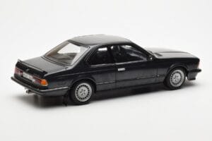 BMW 635 CSi E24 Diamant Čierny Metalíza AUTOart 1:18 70521 Kov – obrázok 3 z 8