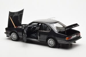 BMW 635 CSi E24 Diamant Čierny Metalíza AUTOart 1:18 70521 Kov – obrázok 5 z 8