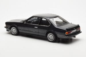 BMW 635 CSi E24 Diamant Čierny Metalíza AUTOart 1:18 70521 Kov – obrázok 7 z 8