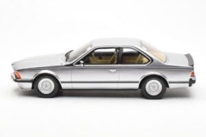 BMW 635 CSi E24 Strieborný Otto 1:18 OT313 Živica – obrázok 3 z 6